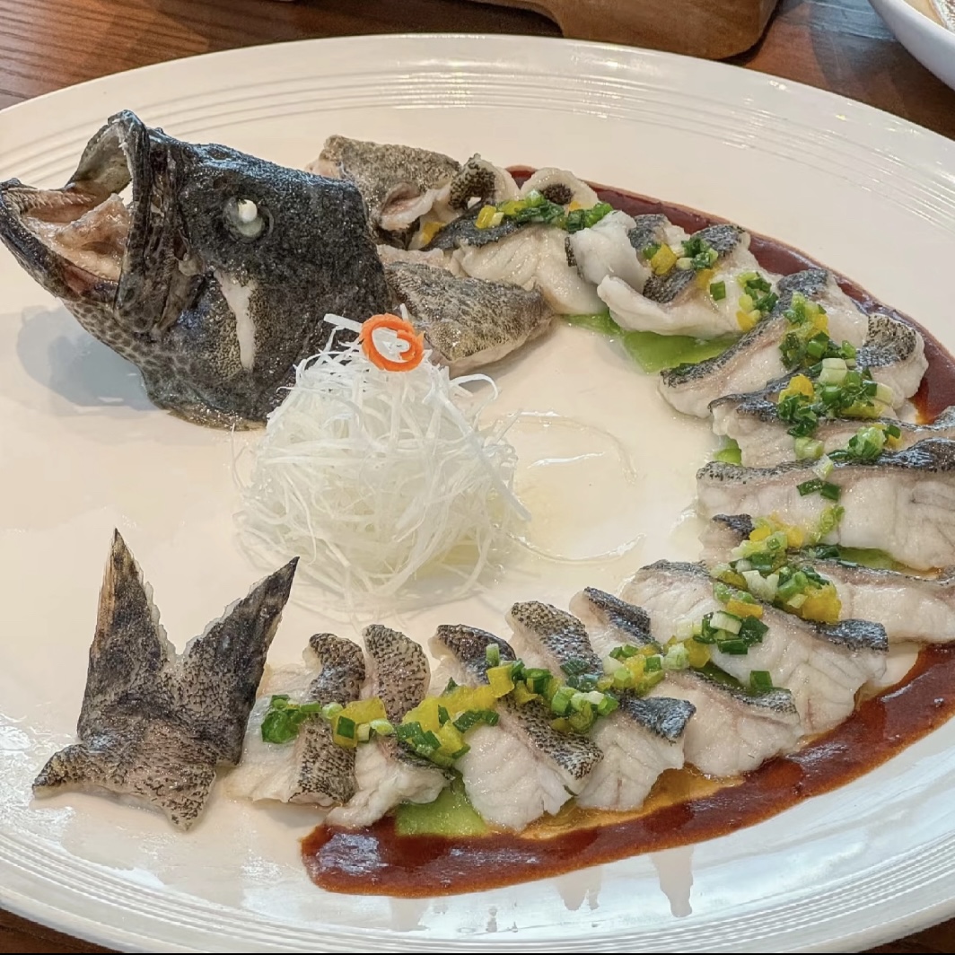 Food&Culture-粤菜Steamed Grouper with Soy Sauce.jpg