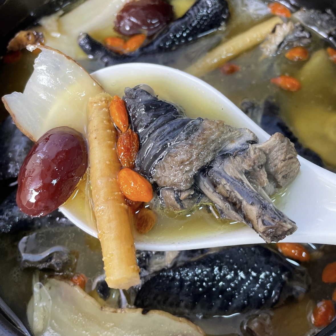 Food&Culture-粤菜Slow-Simmered Herbal Soup.jpg